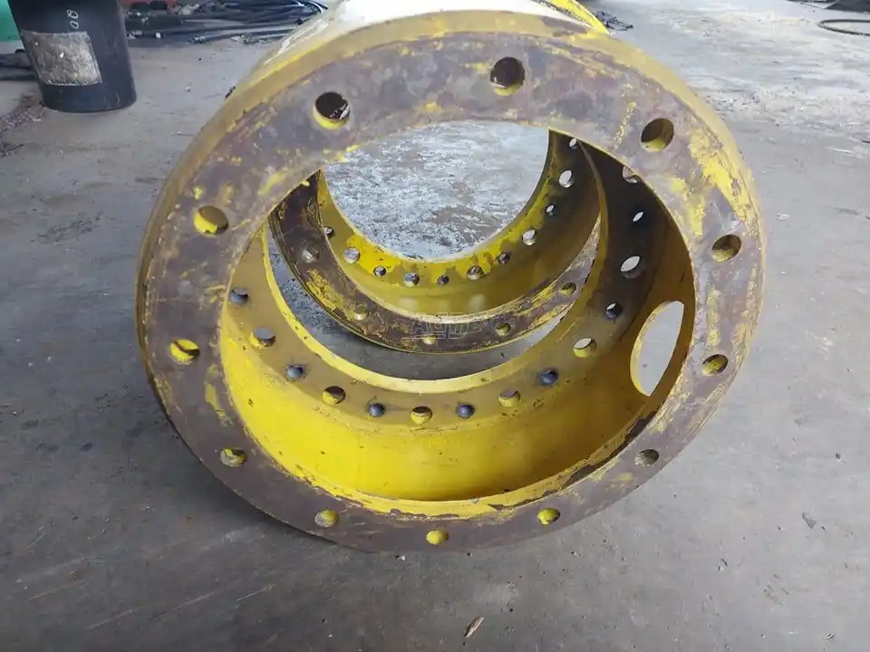 Gallery image 2 for Used Custom 8'' WIDE Dual Rims