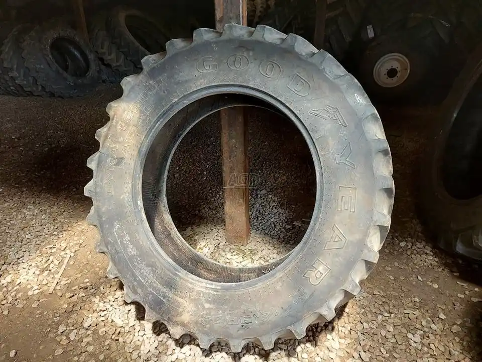 Photo de la Galerie 2 pour Usagé Goodyear 380/85R34 Pneus