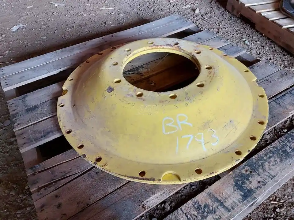 Gallery image 1 for Used John Deere 10 bolt Rims