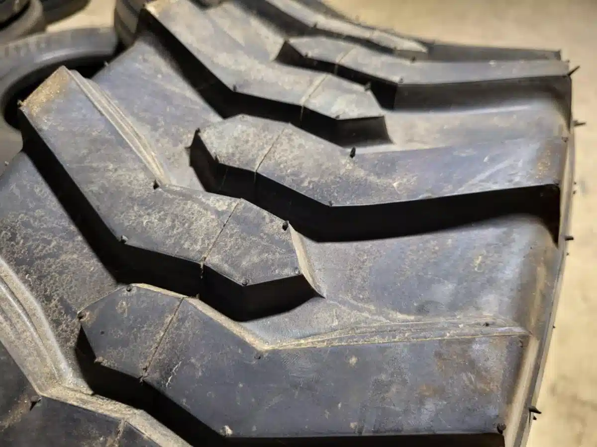 Gallery image 2 for New Marcher 27x10.50-15 Tires