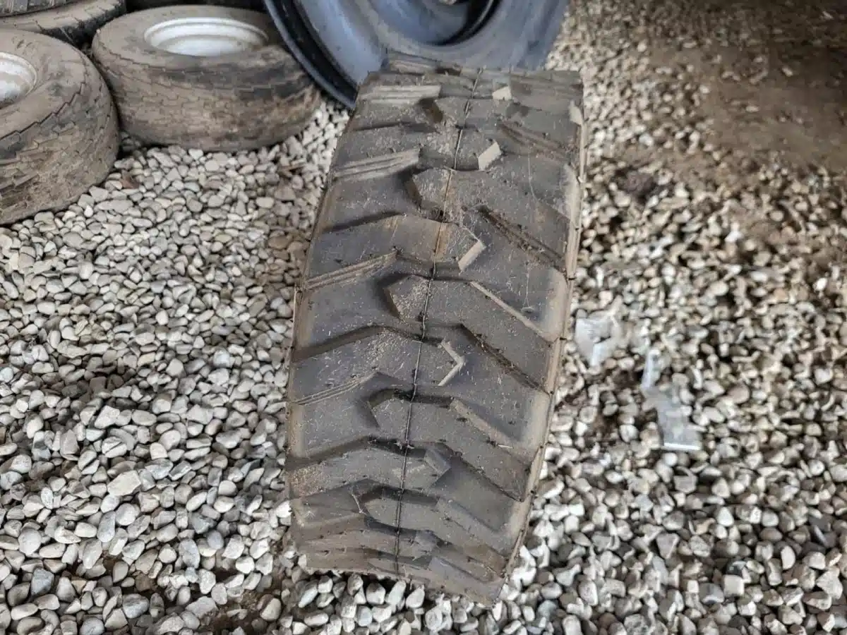 Gallery image 2 for New Marcher 23x8.50-12 Tires