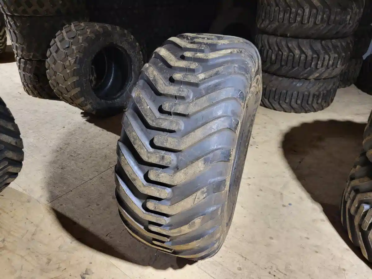 Gallery image 1 for New Tianli 560/60R22.5 Tires