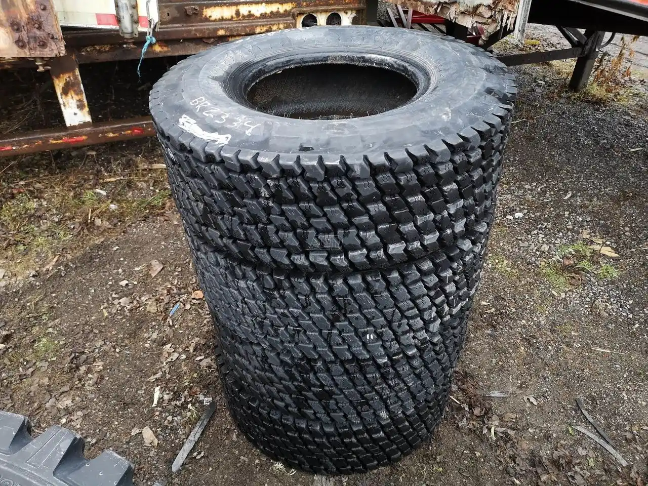 Gallery image 1 for Used Firestone 12.5/80-18 Tires