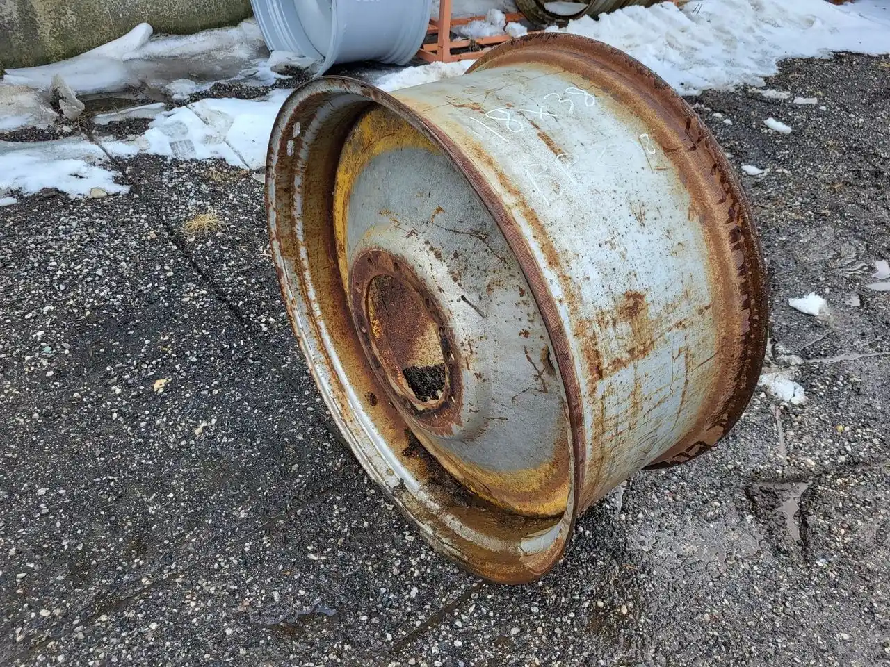 Gallery image 2 for Used Unspecified 18x38 Rims