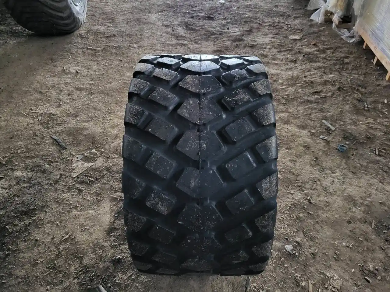 Gallery image 1 for Tianli 500/45R22.5 Tires