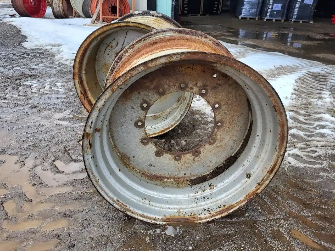 Gallery image 2 for Used Titan 21x32 Rims