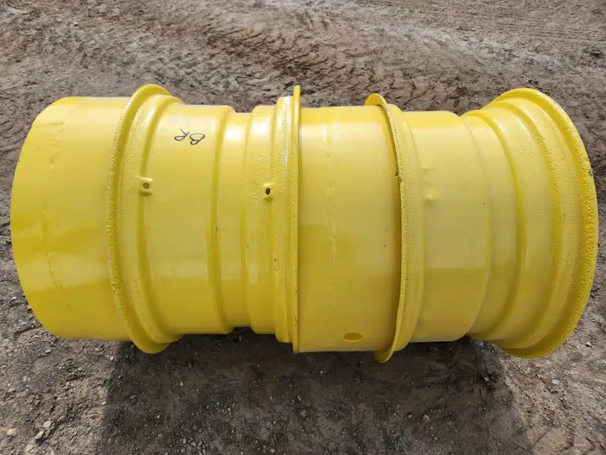 Gallery image 2 for Used Titan 16x30 Rims