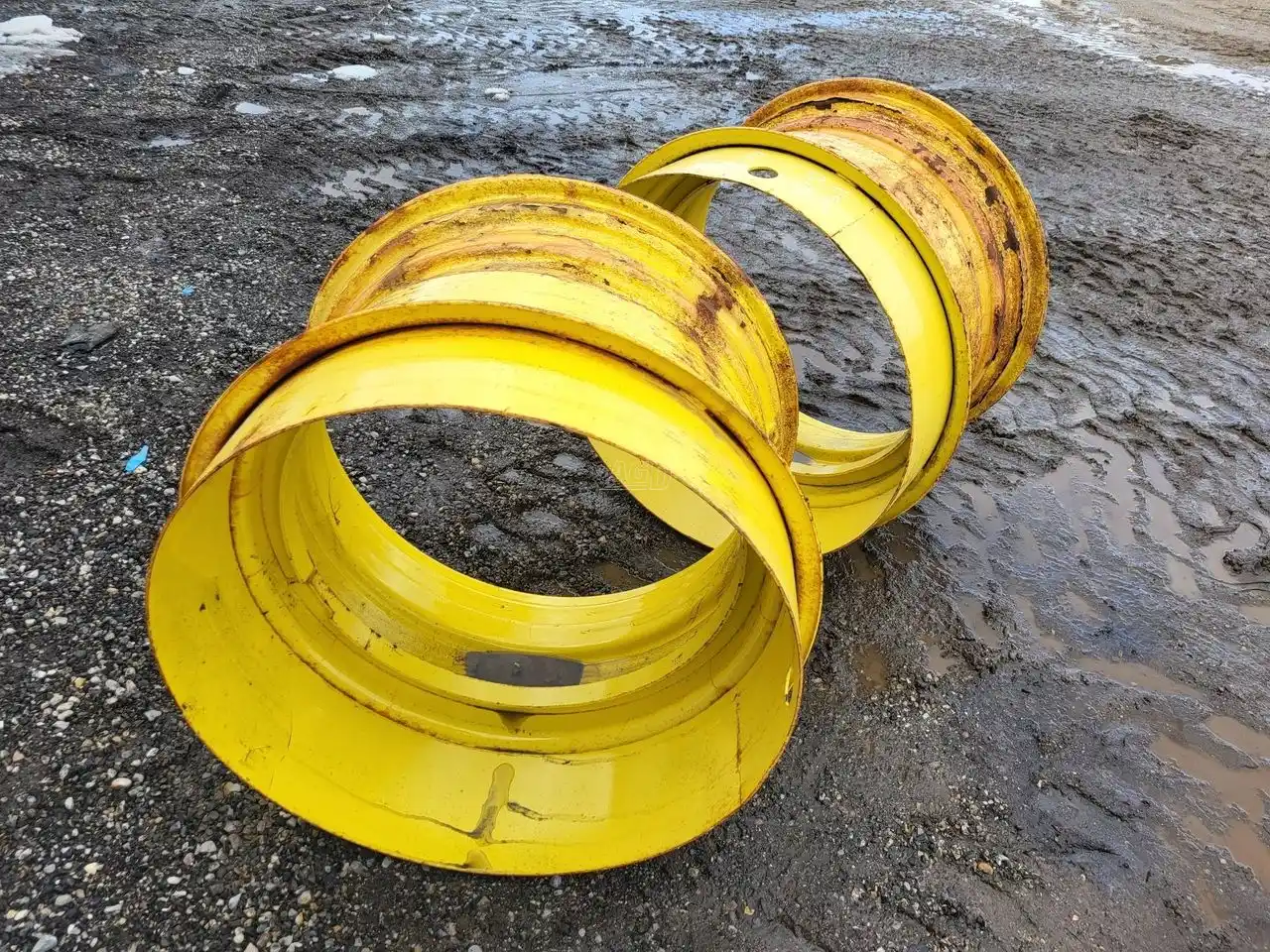 Gallery image 1 for Used Titan 16x30 Rims