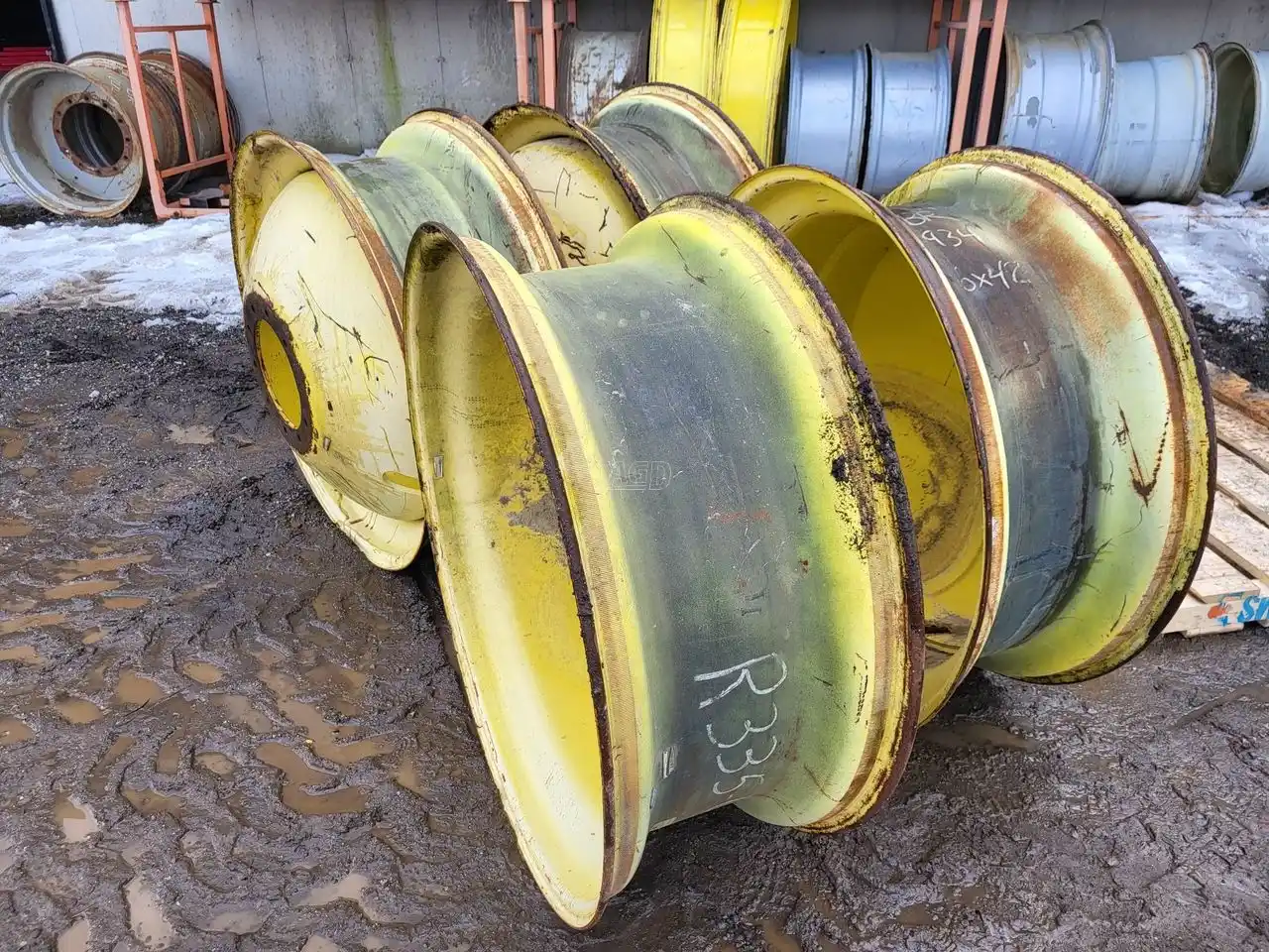 Gallery image 1 for Used Unverferth 16x42 Rims