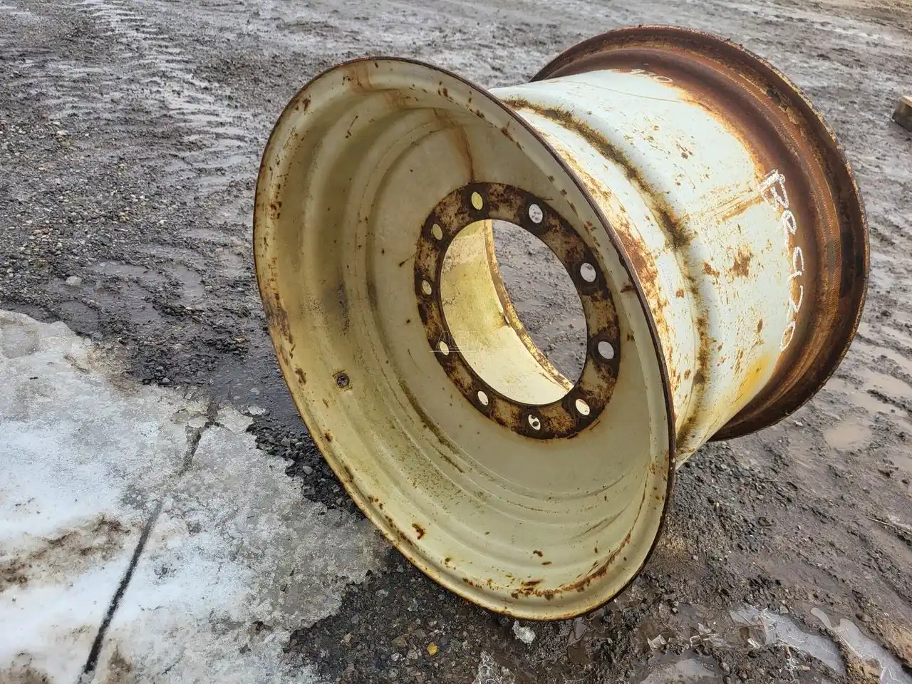 Gallery image 1 for Used Titan 20x26 Rims