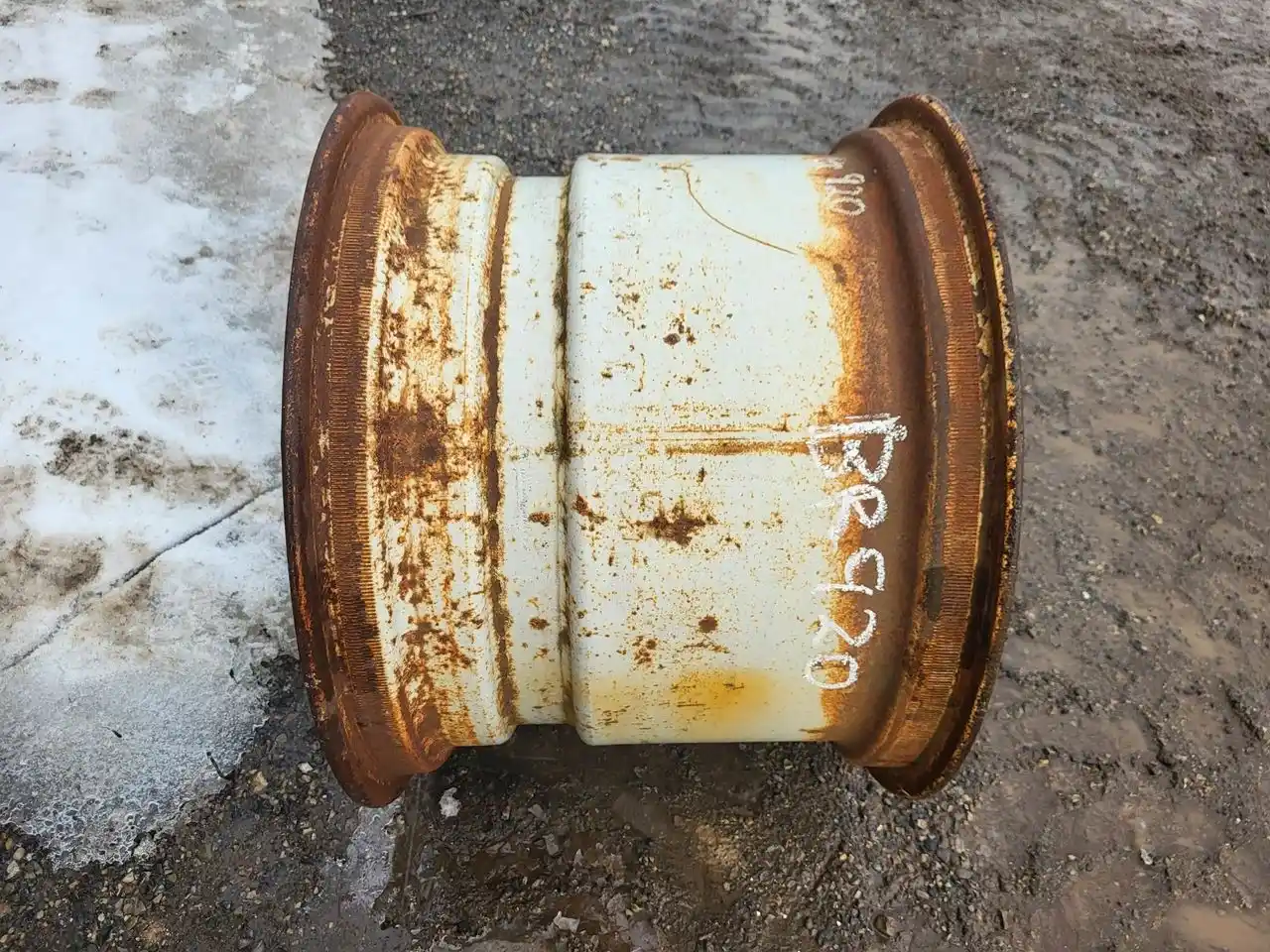 Gallery image 2 for Used Titan 20x26 Rims