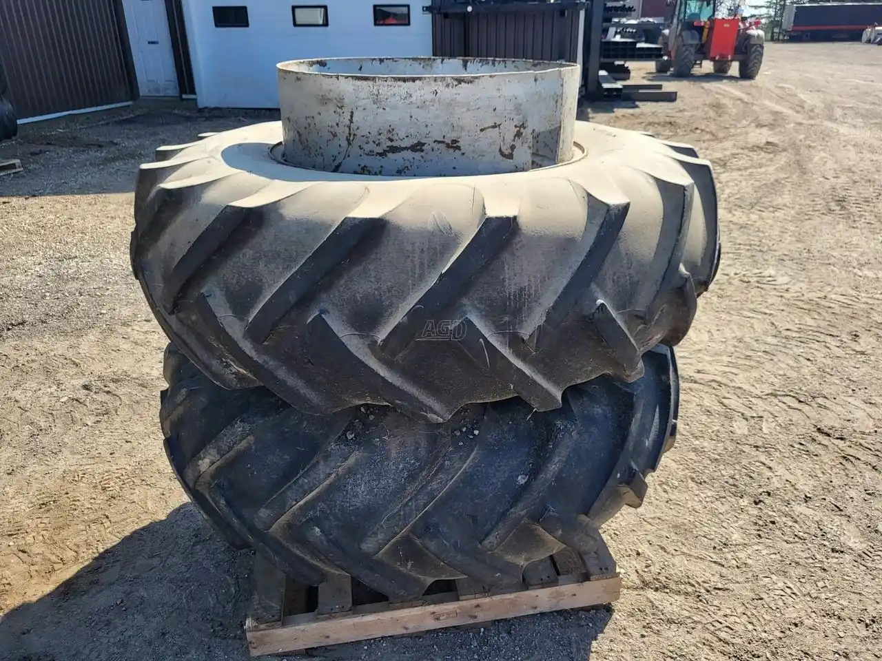 Gallery image 2 for Used Unspecified 18.4-30 Tires & Rims