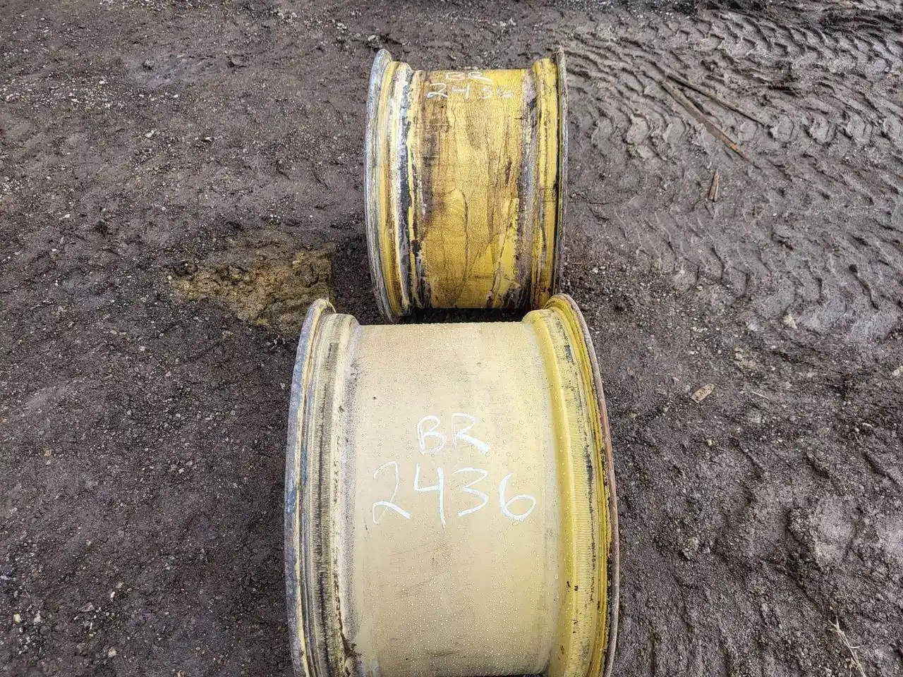 Gallery image 1 for Used Titan 15x24 Rims