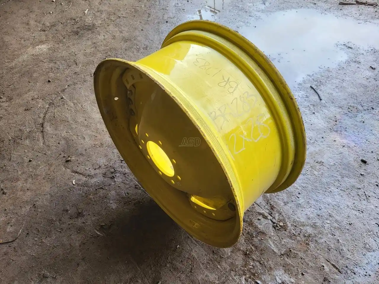 Gallery image 1 for New Unverferth 12x28 Rims