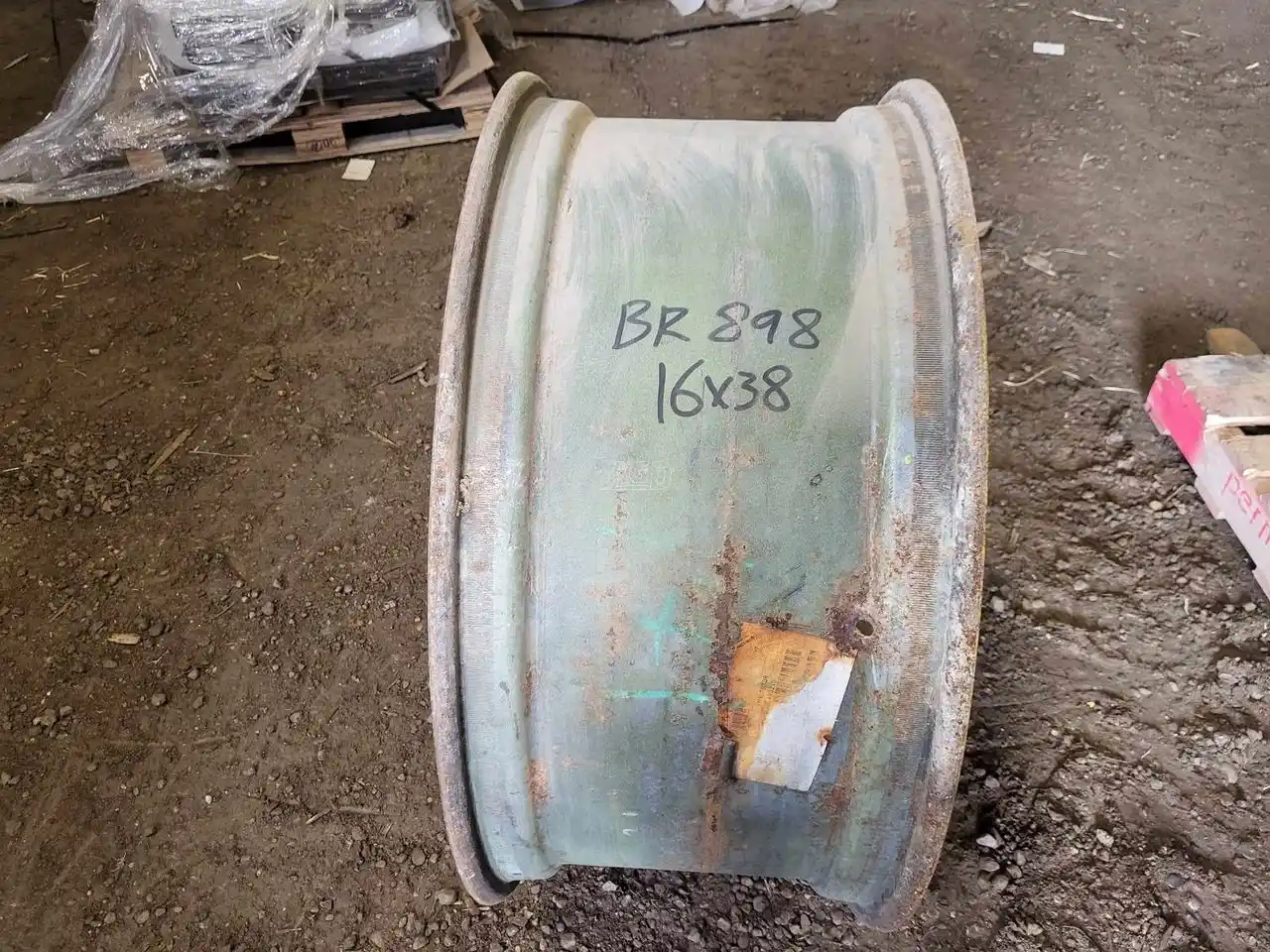 Gallery image 2 for Used Unverferth 16x38 Rims