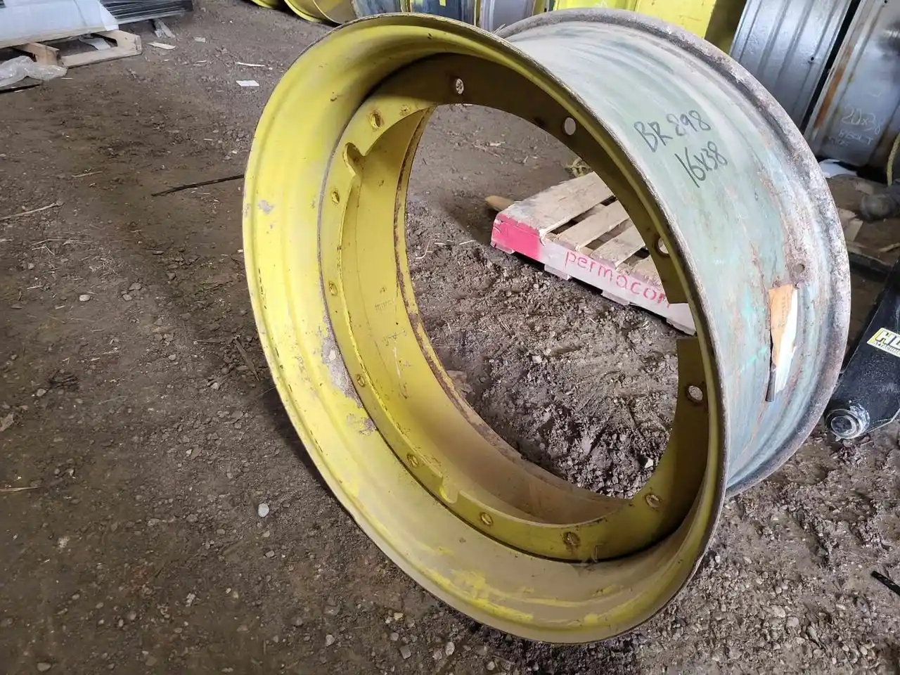 Gallery image 1 for Used Unverferth 16x38 Rims