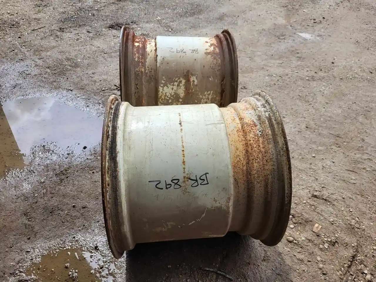 Gallery image 1 for Used Titan 25x26 Rims