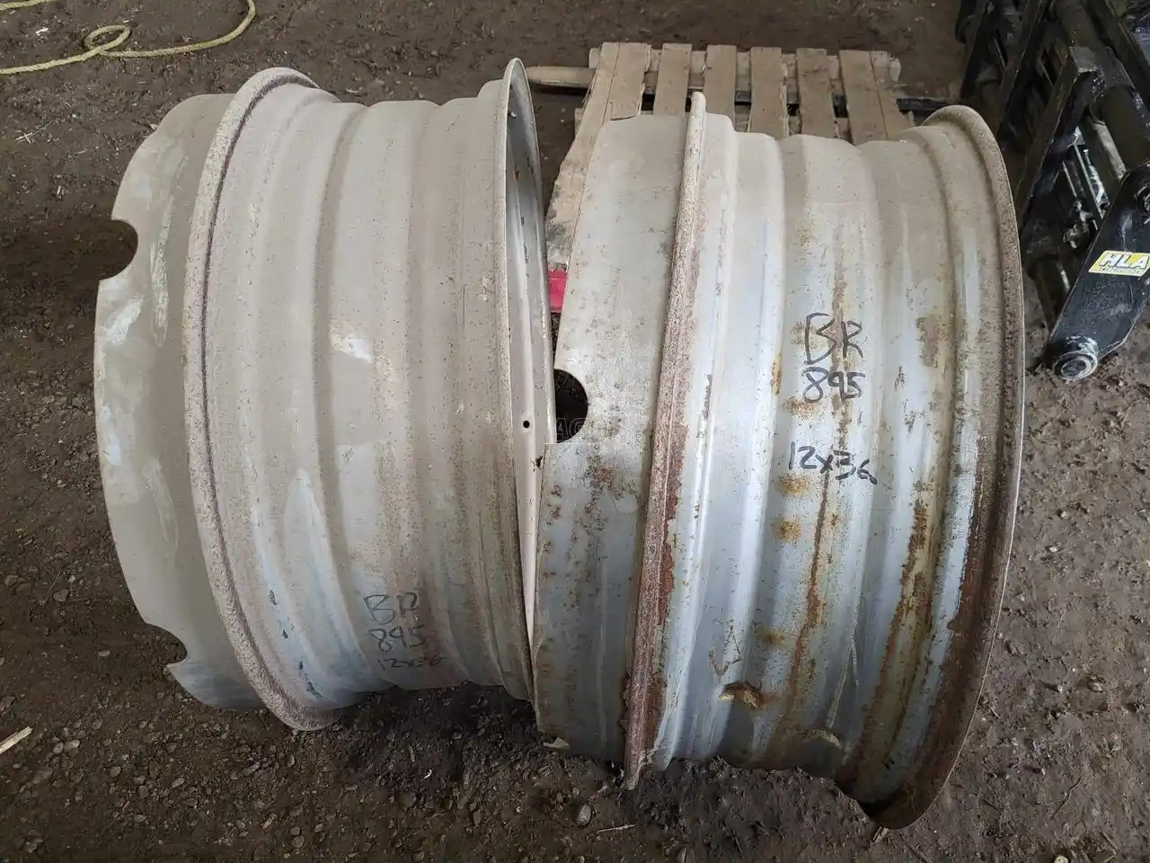 Gallery image 1 for Used Unverferth 12x36 Rims