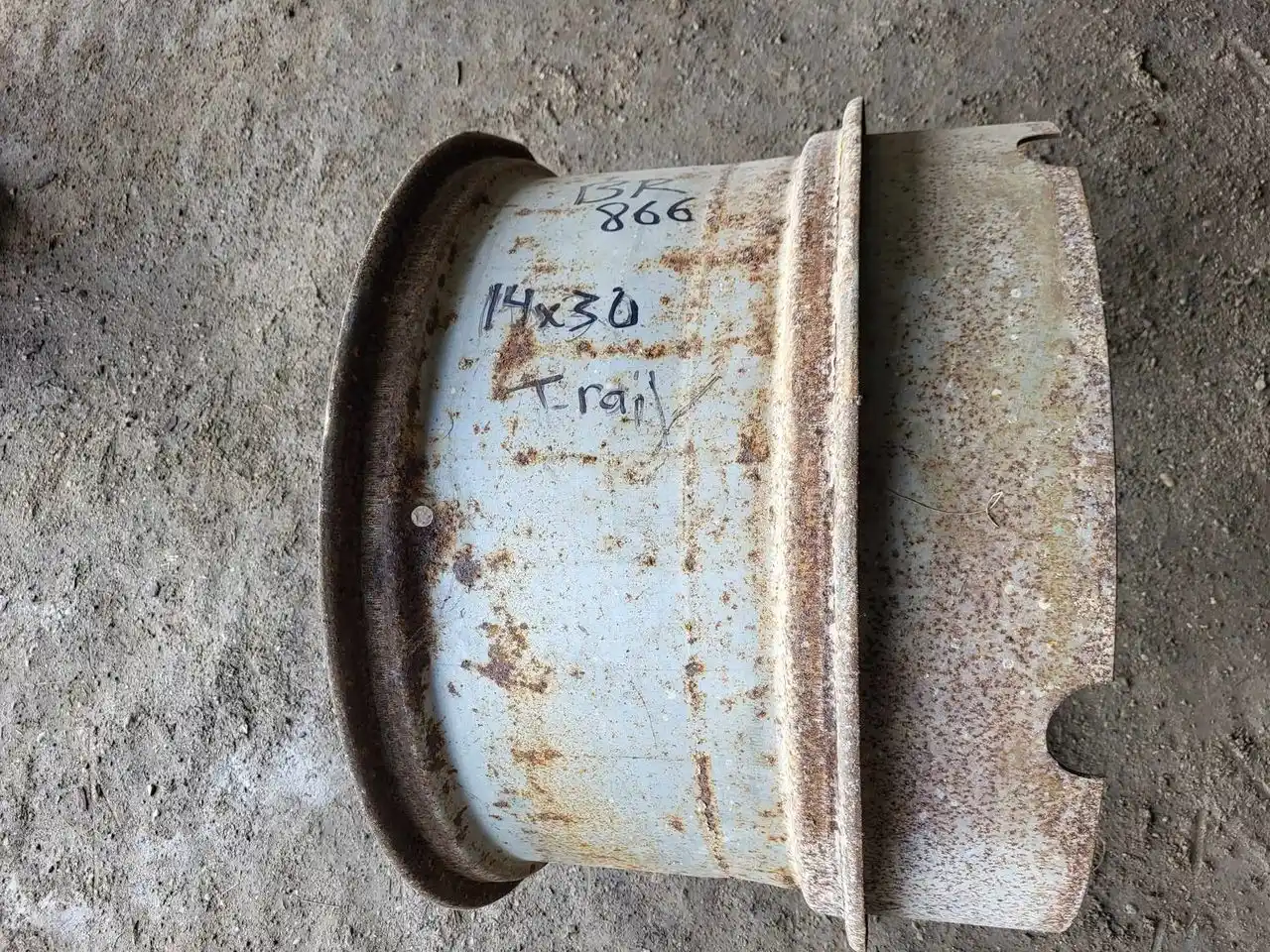 Gallery image 1 for Used Titan 14x30 Rims