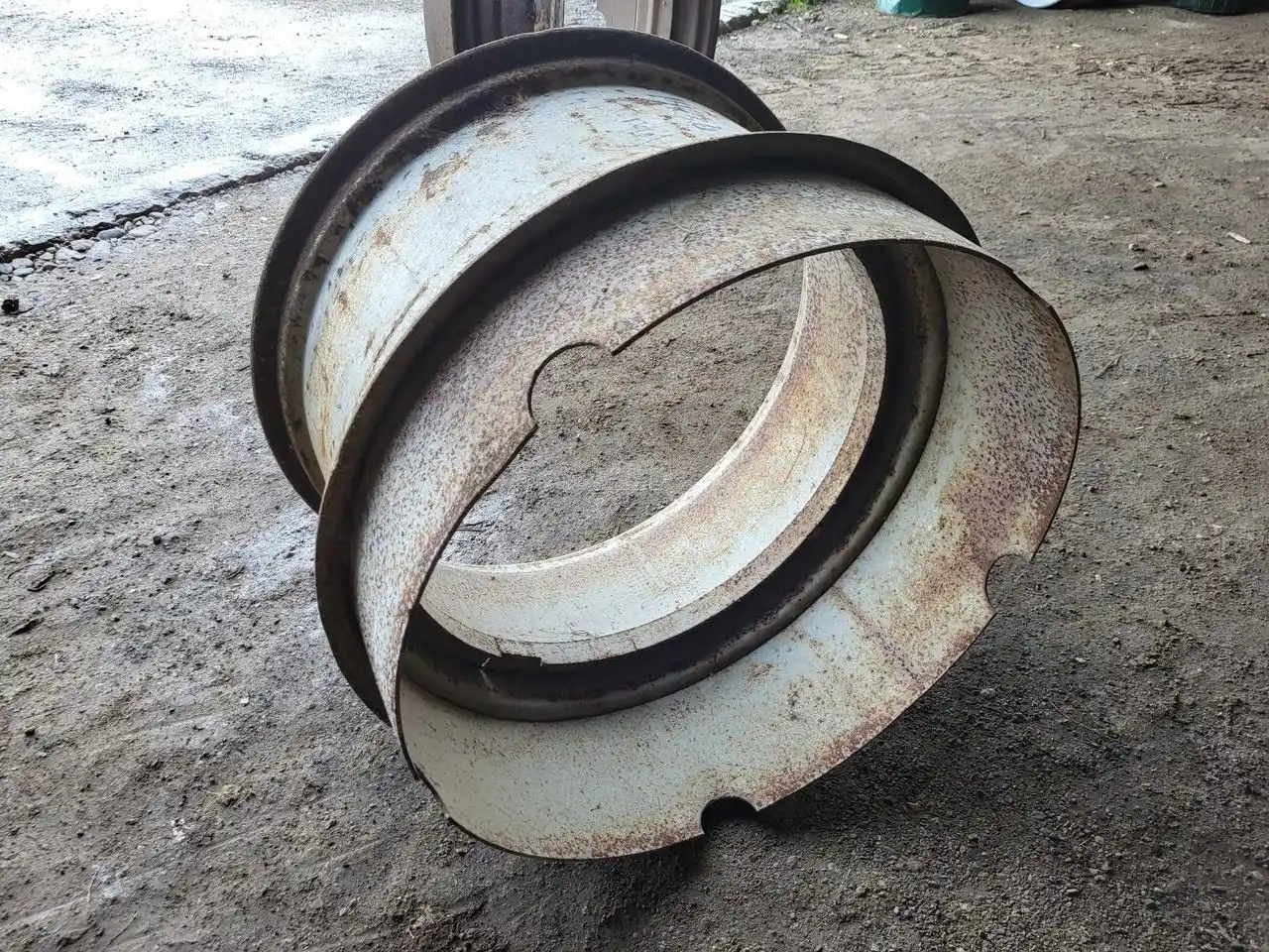Gallery image 2 for Used Titan 14x30 Rims