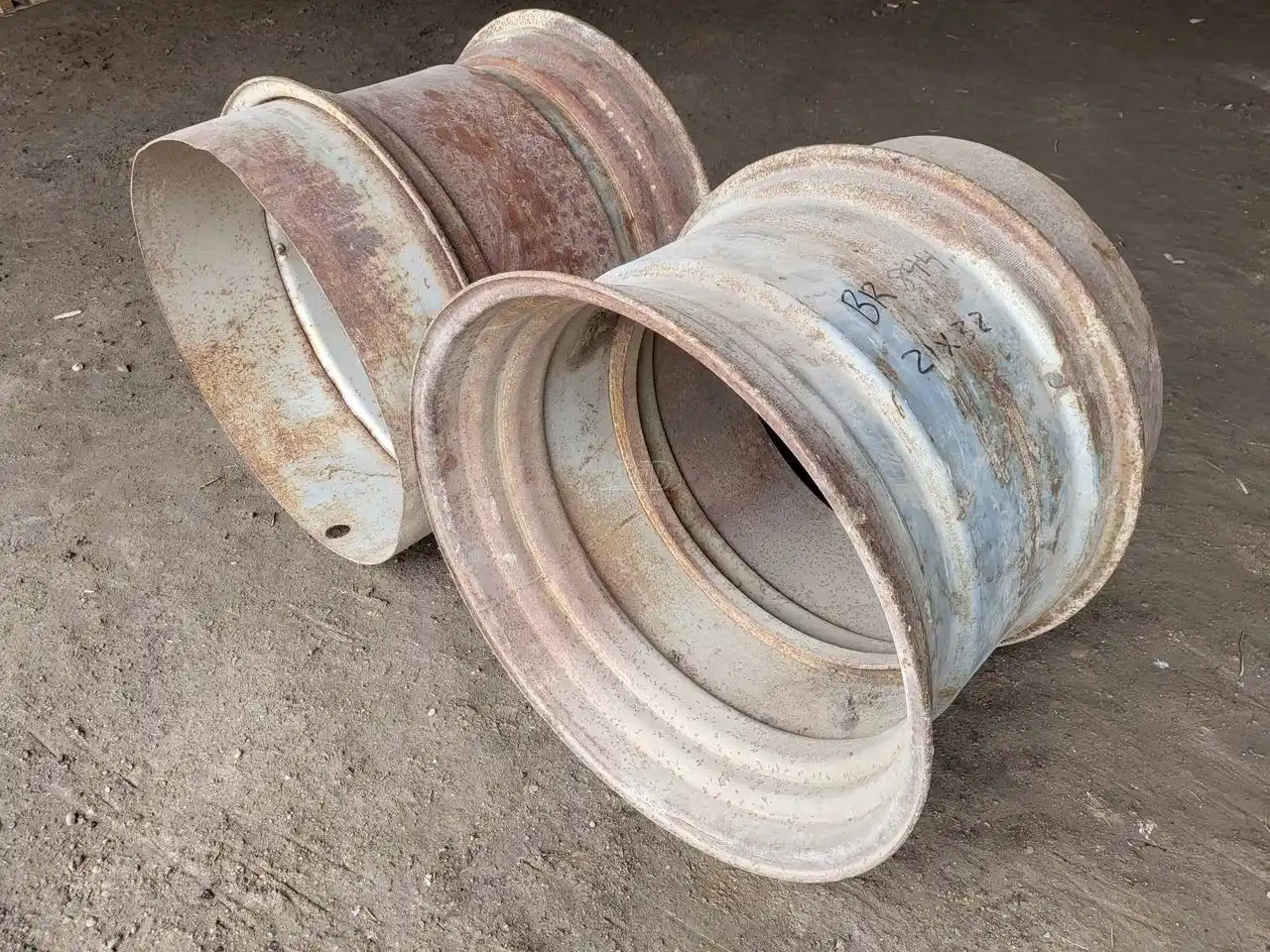 Gallery image 1 for Used Firestone 21x32 Rims