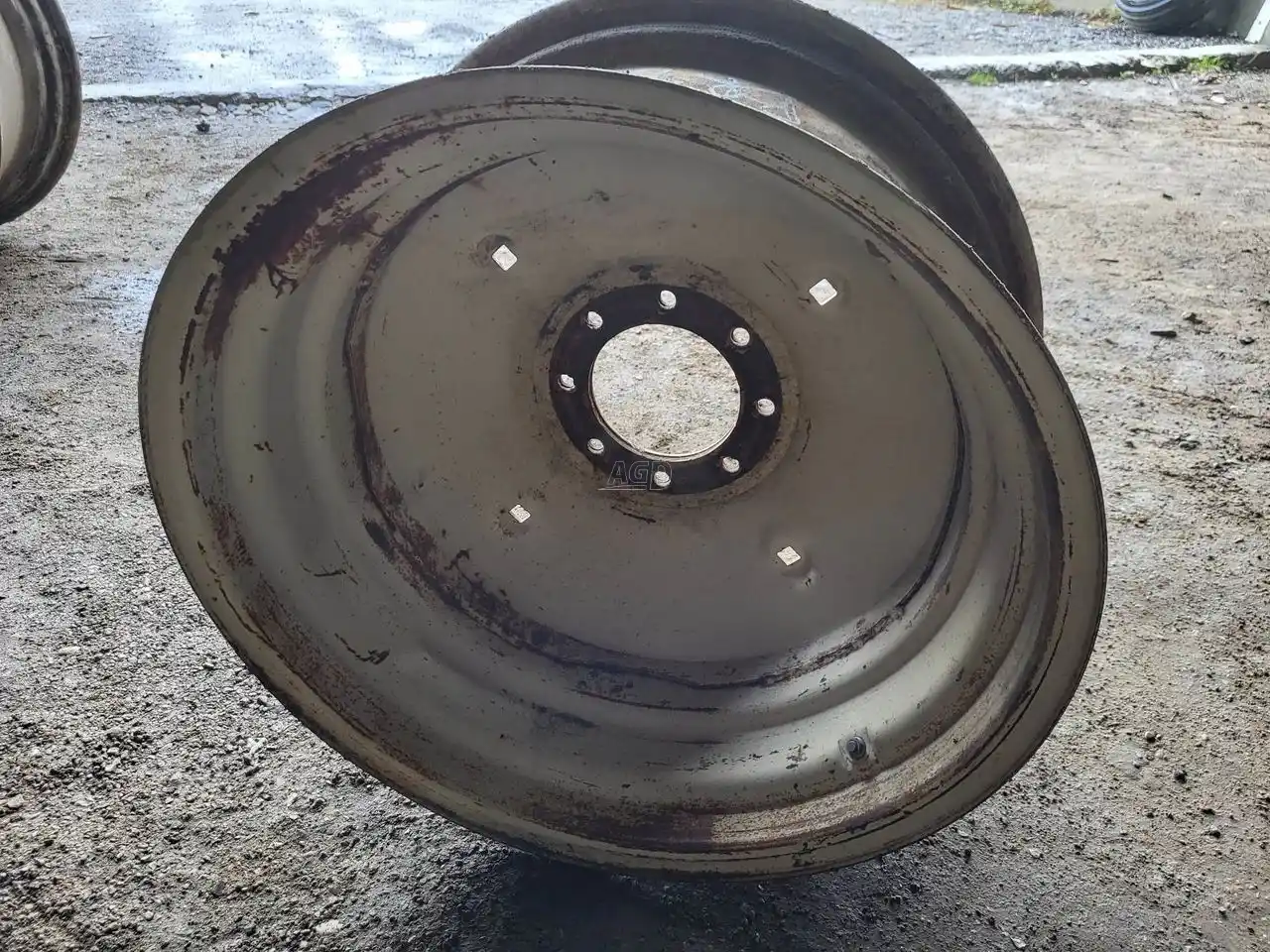 Gallery image 2 for Used Titan 14x26 Rims