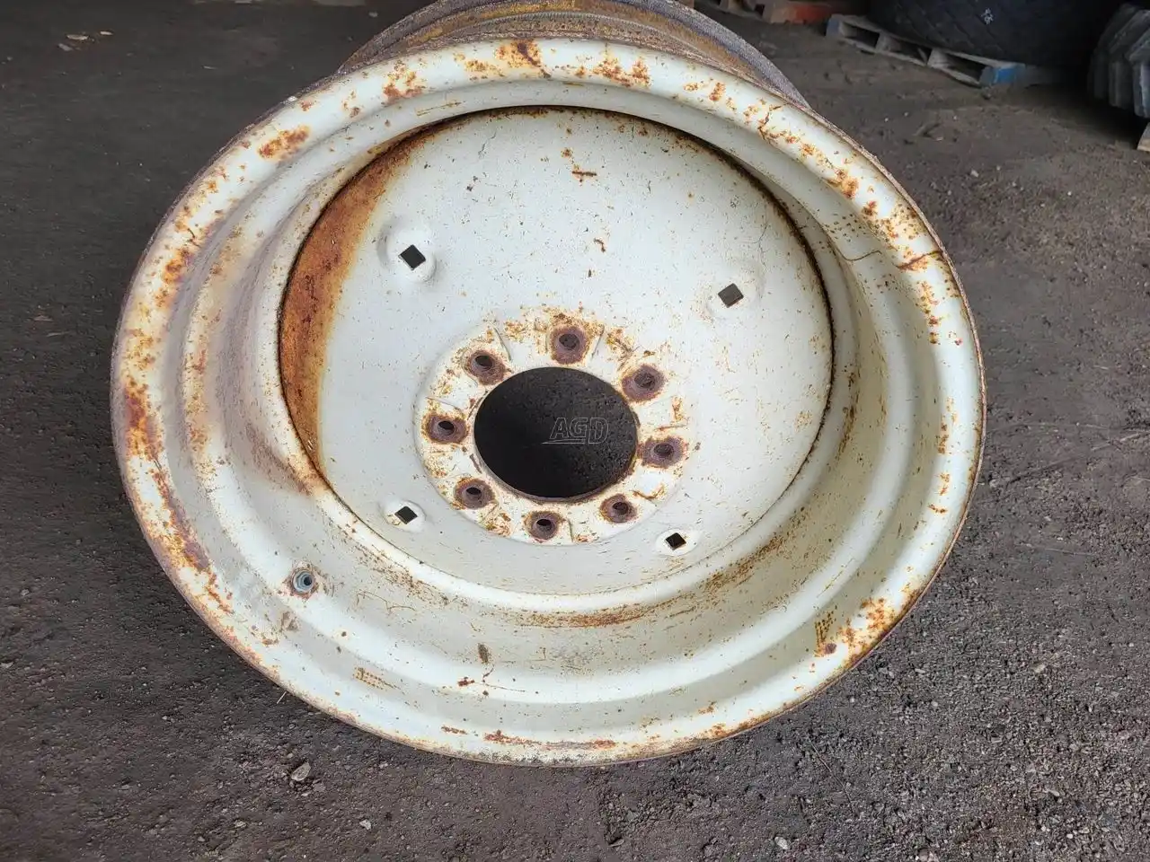 Gallery image 1 for Used Titan 14x26 Rims