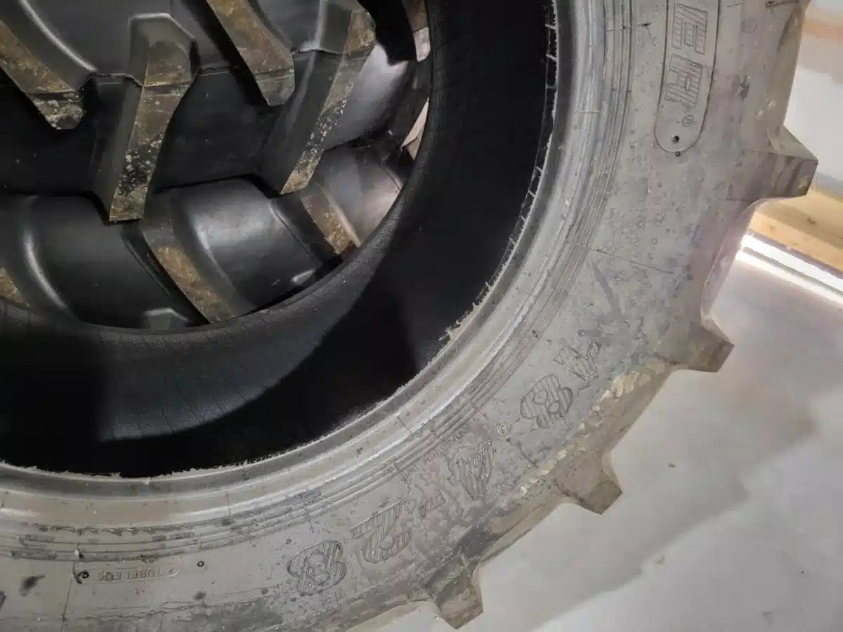 Gallery image 2 for New Marcher 18.4-28 Tires