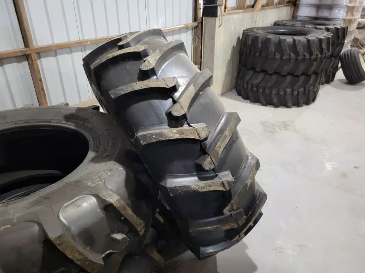 Gallery image 1 for New Marcher 18.4-28 Tires