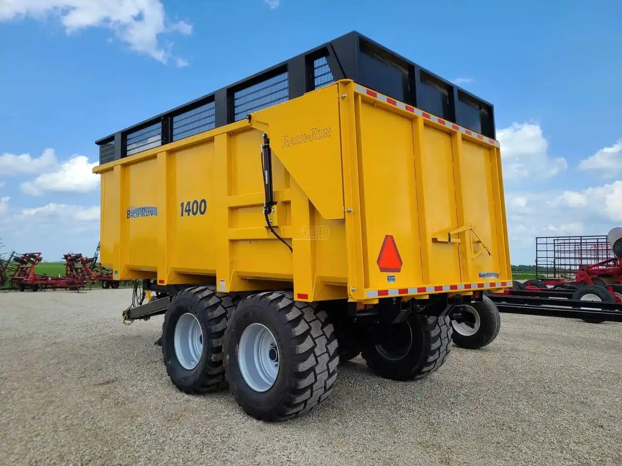 Gallery image 2 for New 2026 Bach Run 1400 Trailer - Silage