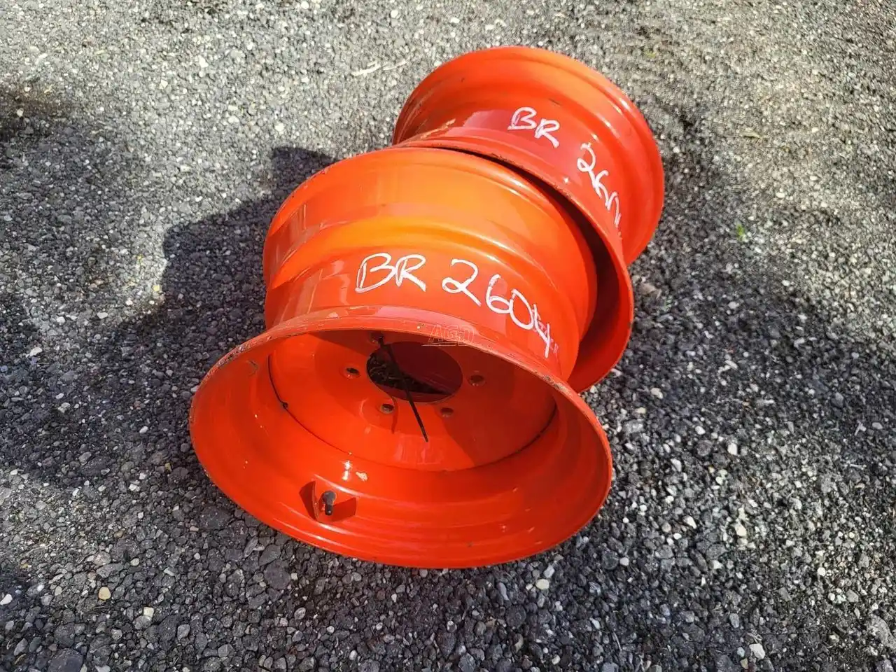Gallery image 1 for New Unverferth 9.5x16.5 Rims