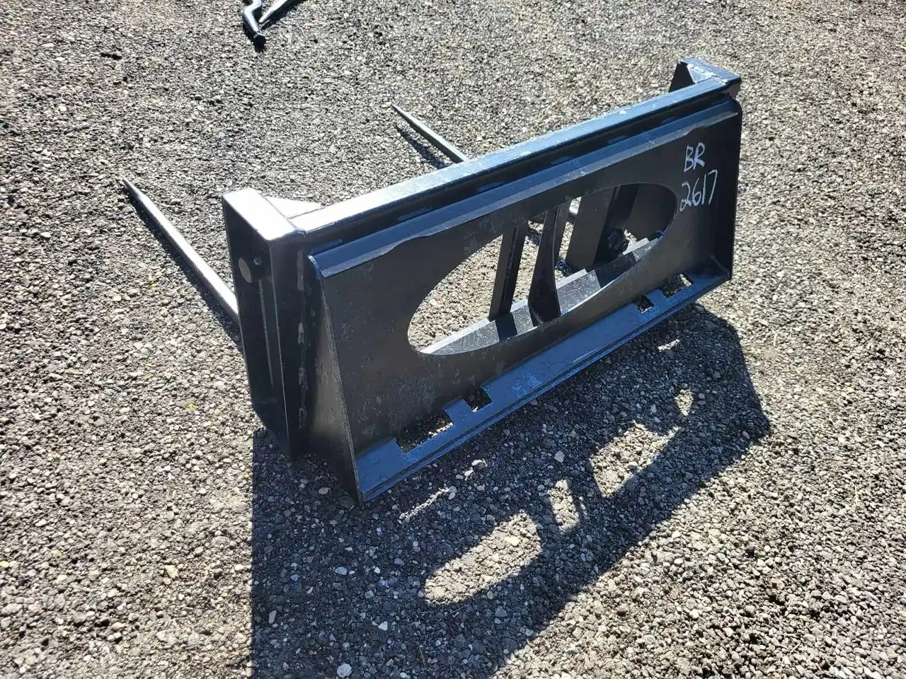 Gallery image 2 for Used Krantz 2 PRONG Bale Spear