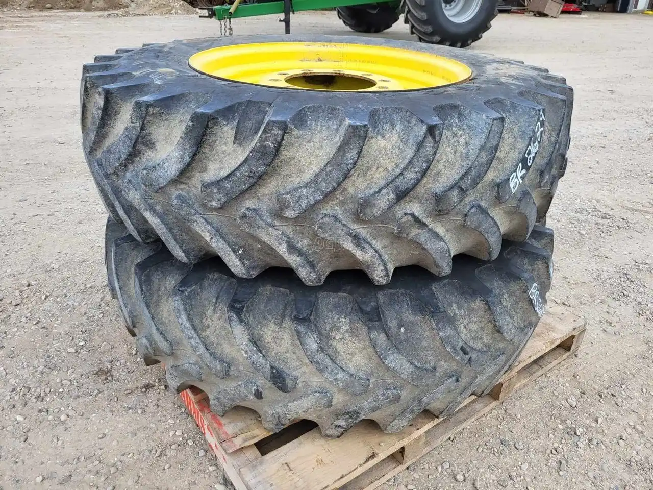 Gallery image 2 for Used Firestone 14.9X30 Tires