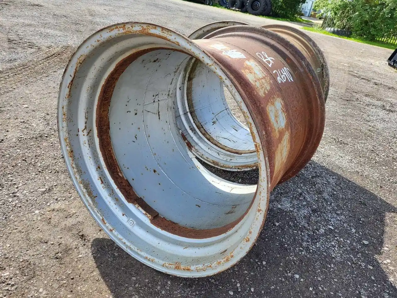 Gallery image 2 for Used Unspecified 28.5x32 Rims