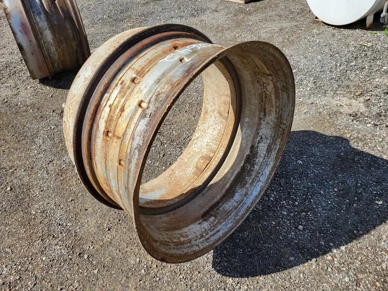 Gallery image 1 for Used Unverferth 15X34 Rims