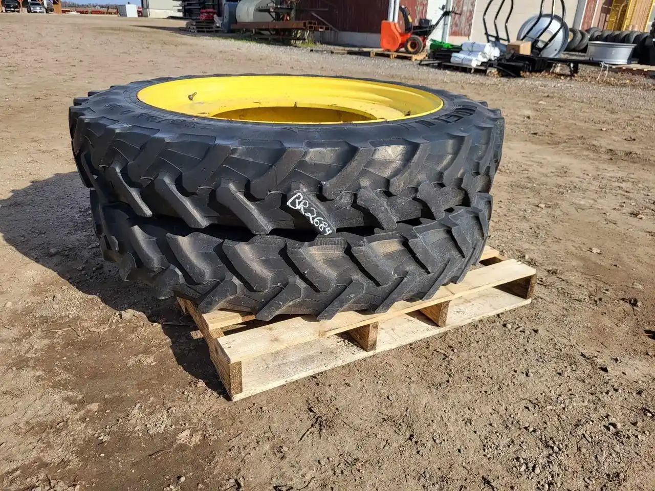 Image for Used Pirelli 230/95R36 Tires & Rims