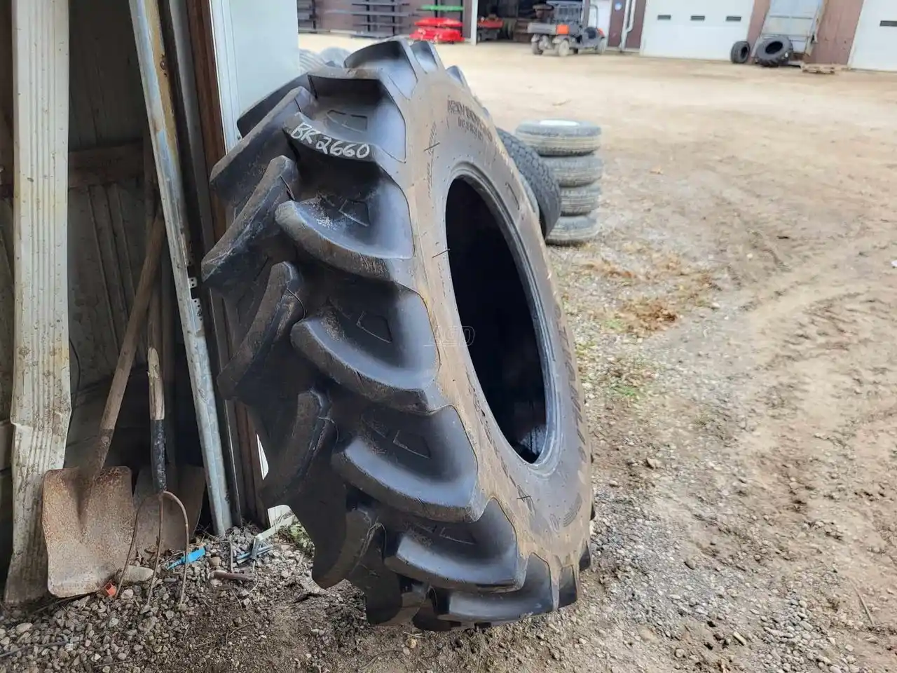 Gallery image 2 for Used Tianli 420/90R30 Tires