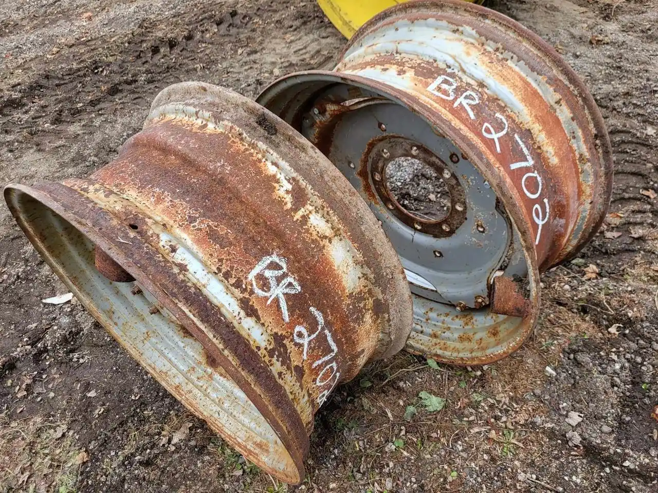 Gallery image 1 for Used Titan 15x34 Rims