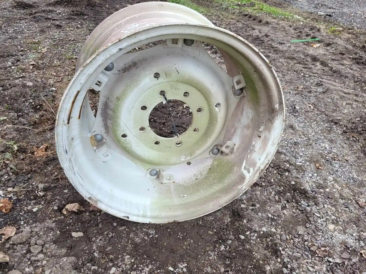 Gallery image 2 for Used Titan 16x24 Rims