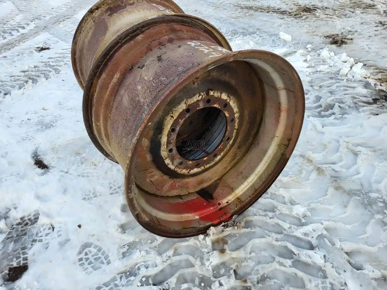 Gallery image 1 for Used Titan 21x32 Rims