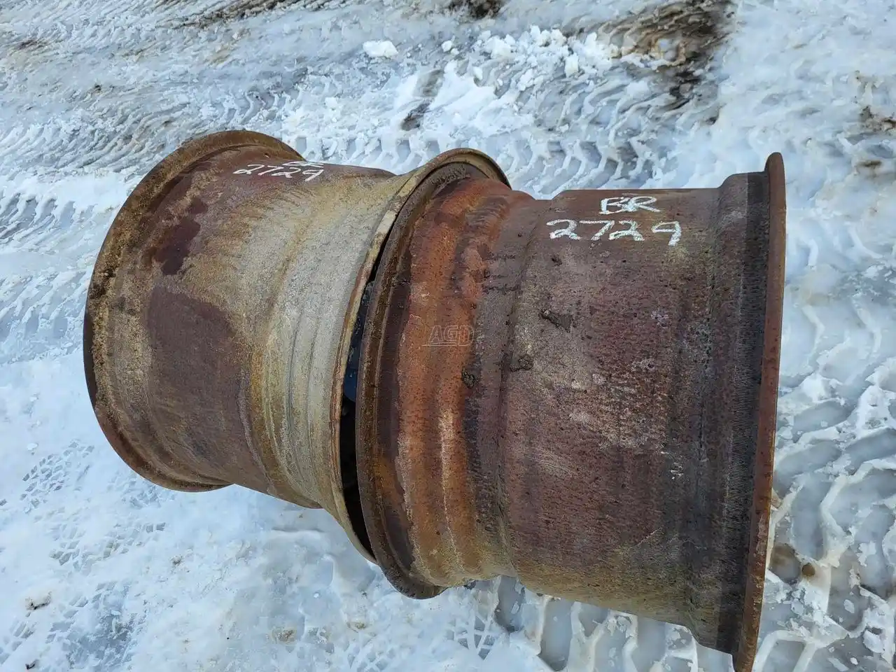 Gallery image 2 for Used Titan 21x32 Rims