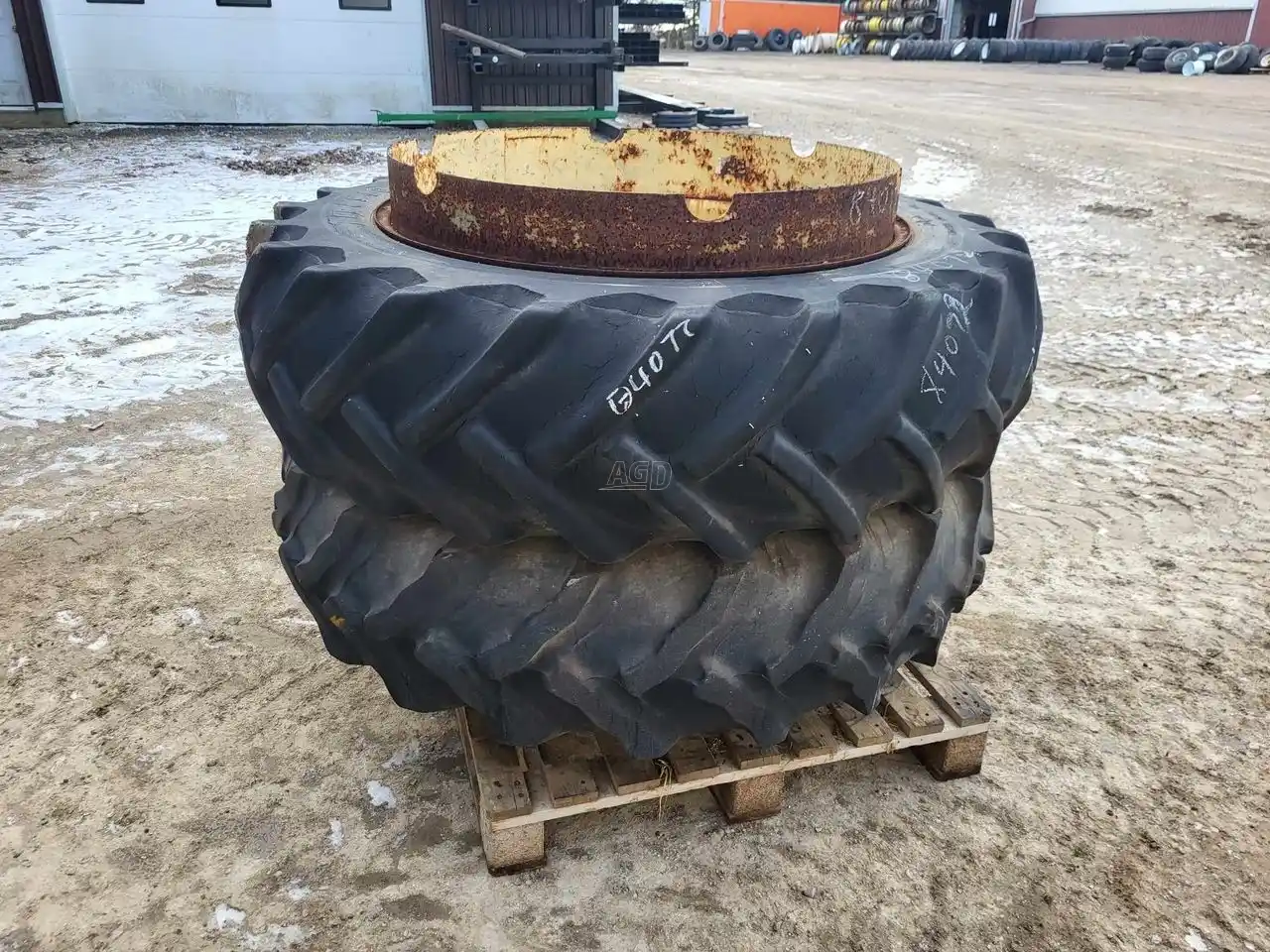 Gallery image 2 for Used Firestone 15.5-38 Duals