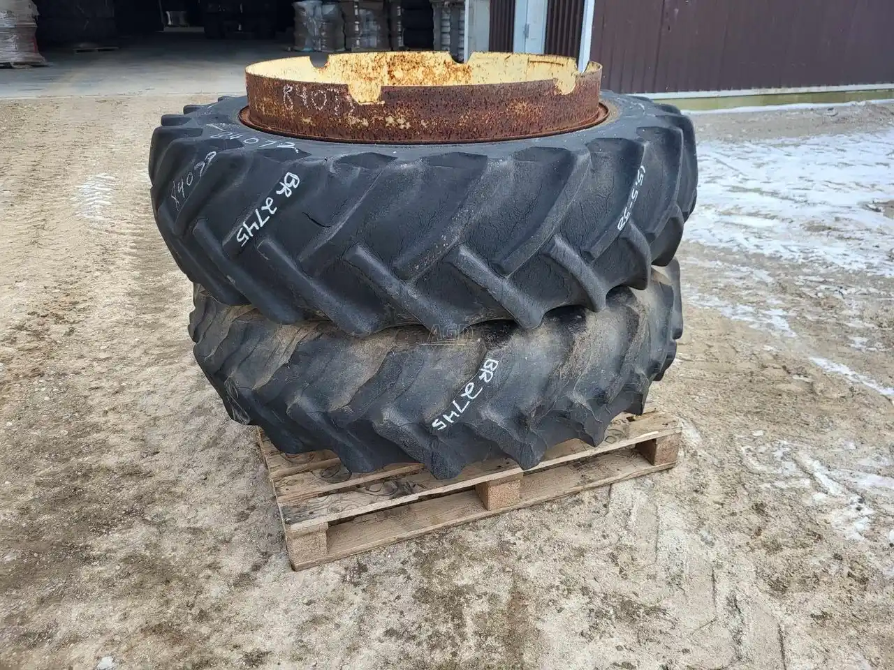 Gallery image 1 for Used Firestone 15.5-38 Duals