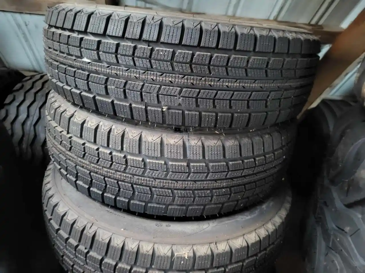 Gallery image 2 for New ***MANUFACTURER NOT SPECIFIED*** 215/75R15 Tires