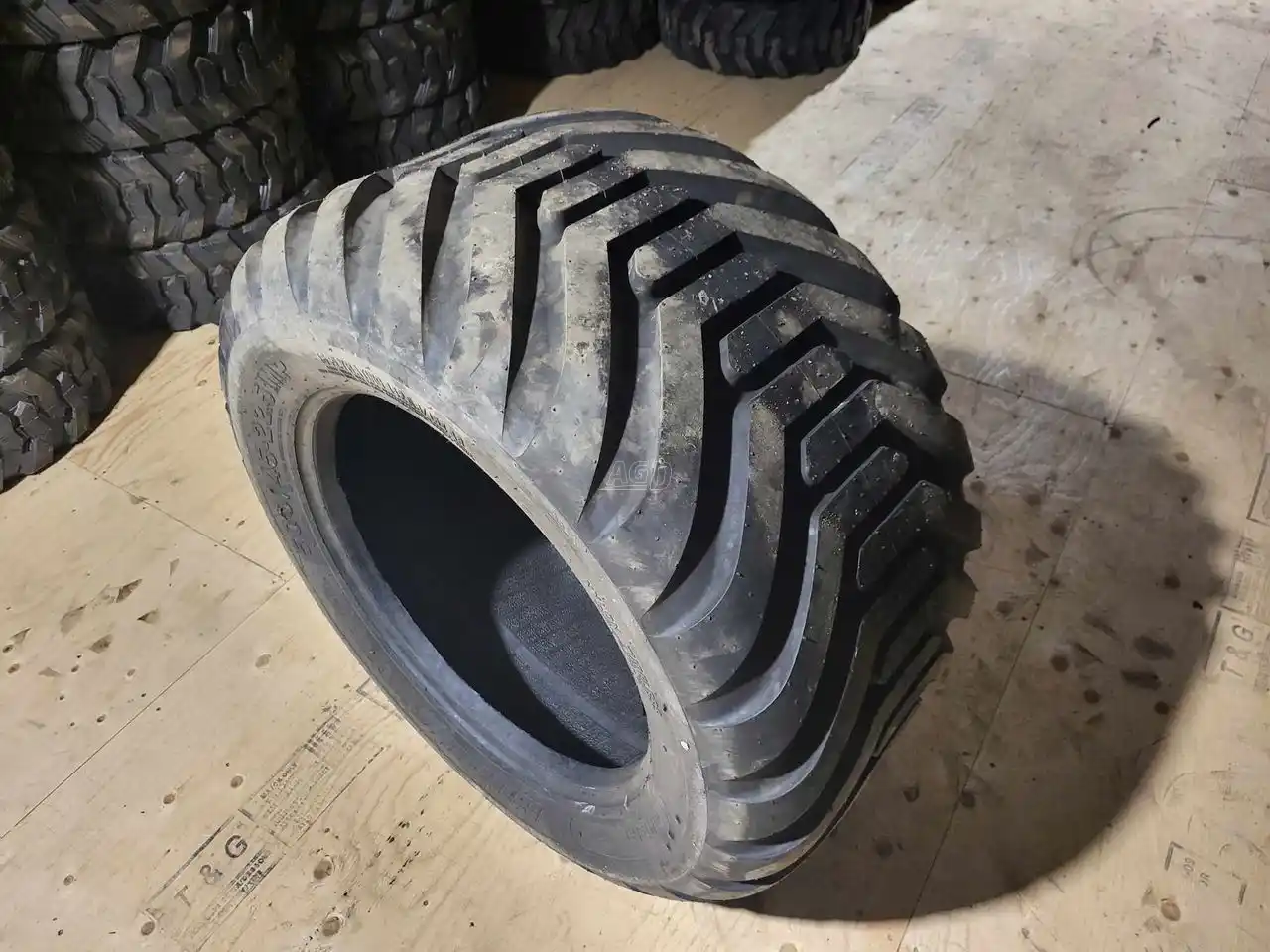 Gallery image 1 for New Multistar 500/45-22.5 Tires