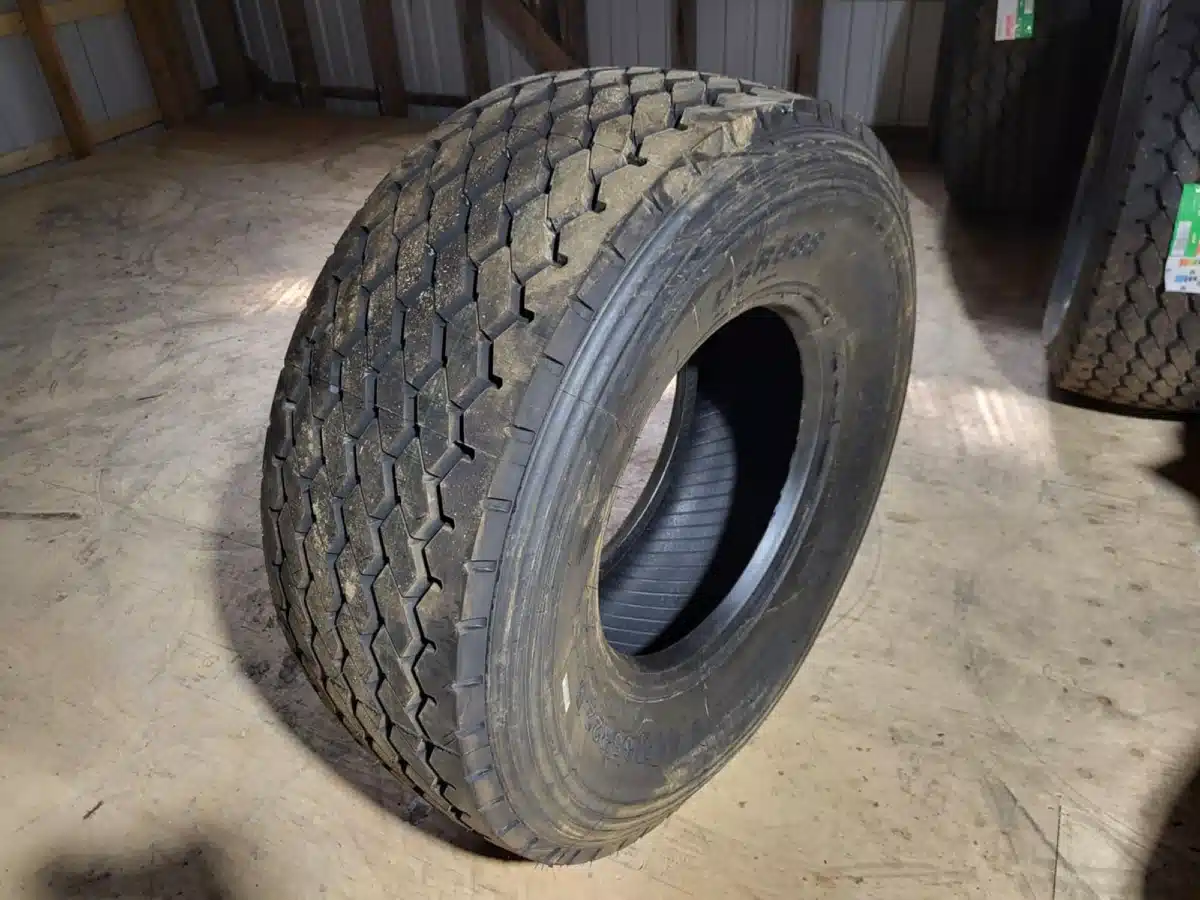 Gallery image 2 for New Doublestar 445/65R22.5 Tires