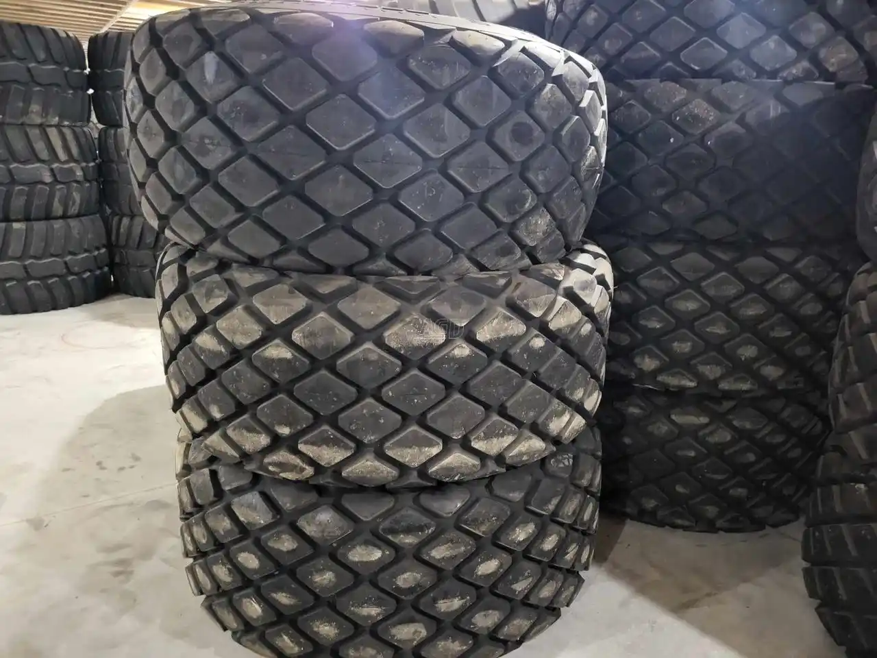 Gallery image 2 for New Uniglory 28L-26 Tires