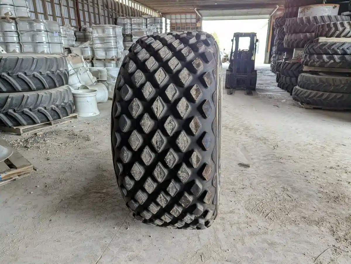 Gallery image 2 for New Marcher 30.5L-32 Tires
