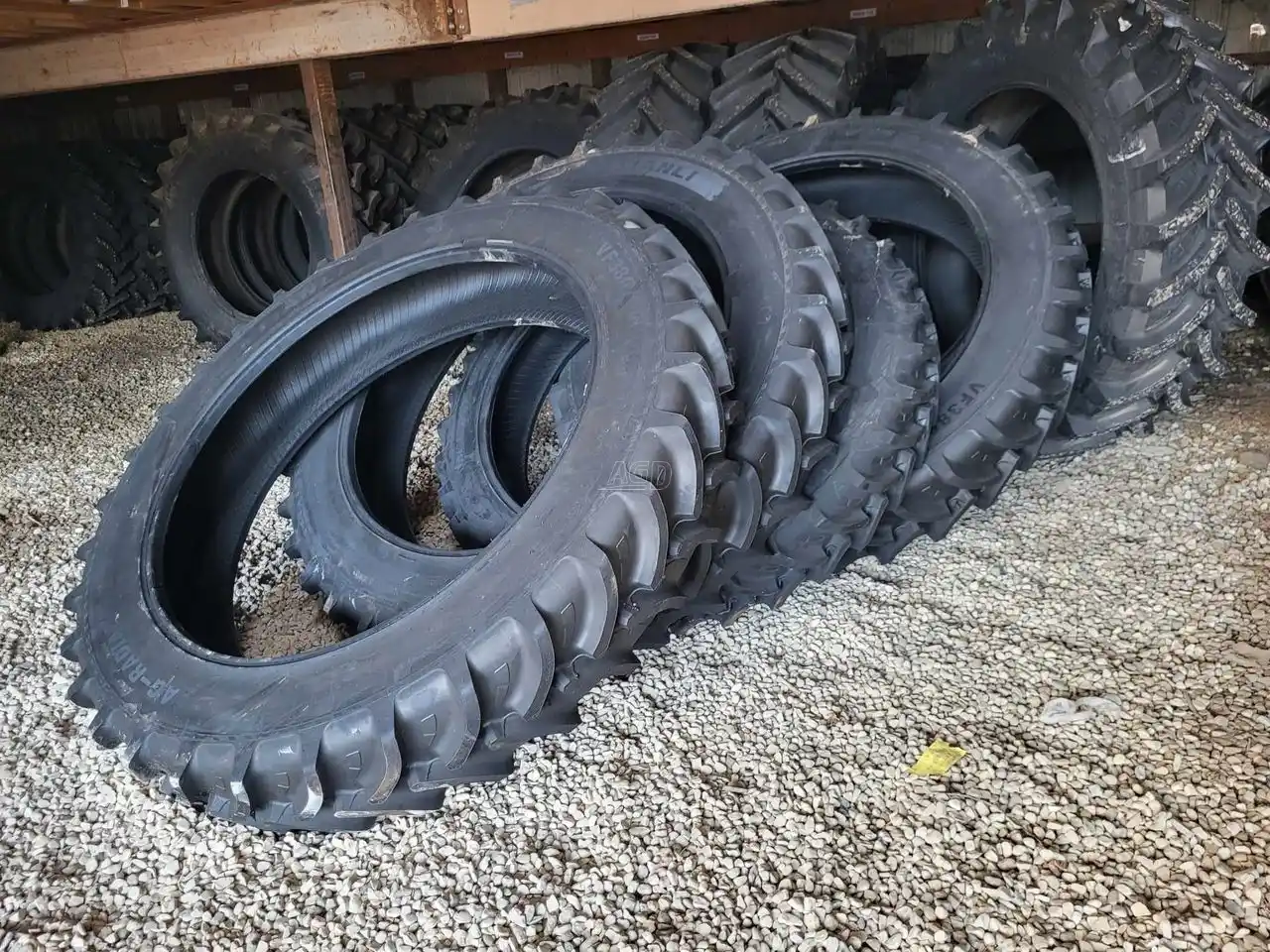 Gallery image 1 for New Tianli VF380/90R54 Tires