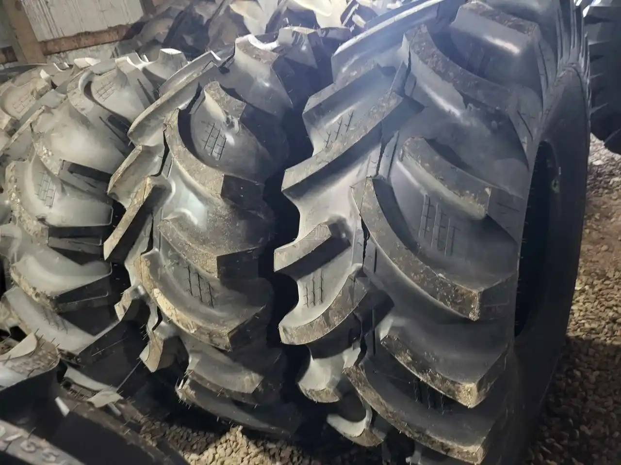 Gallery image 1 for New Petlas 23.1-26 Tires